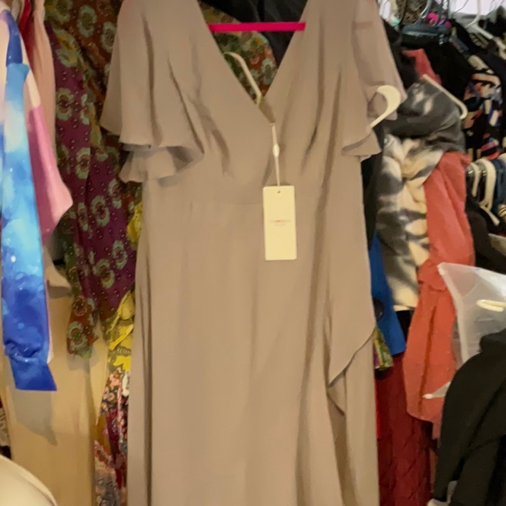 Ever pretty High Low Gray Dress NWT 18” PTP
Says size US 12